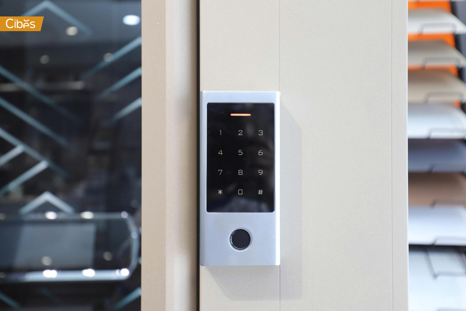 Khóa code kết hợp vân tay của thang máy gia đình Cibes